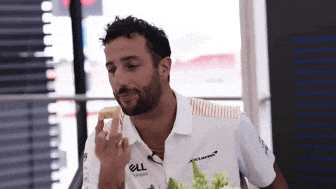 Daniel Ricciardo eating